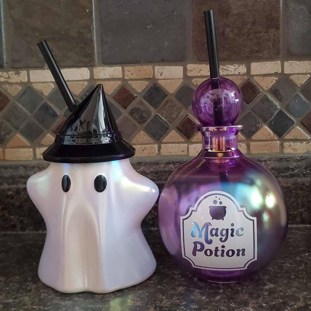 Pearlescent Ghost & Purple Magic Potion Halloween Party Sipper Cups With Straws